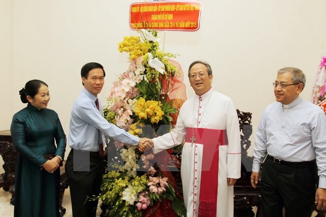 HCM City authorities extend Christmas greetings to parishioners - ảnh 1